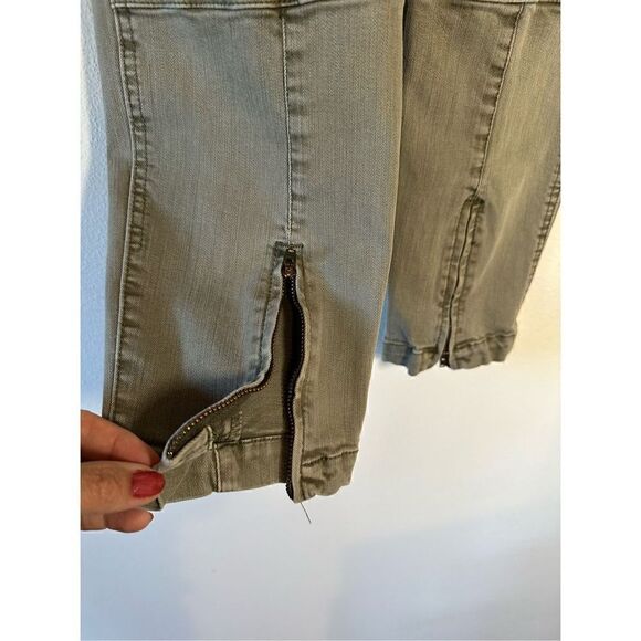 Liverpool women’s green jeans with zippers at ankle and several cute pockets, si - Picture 3 of 9